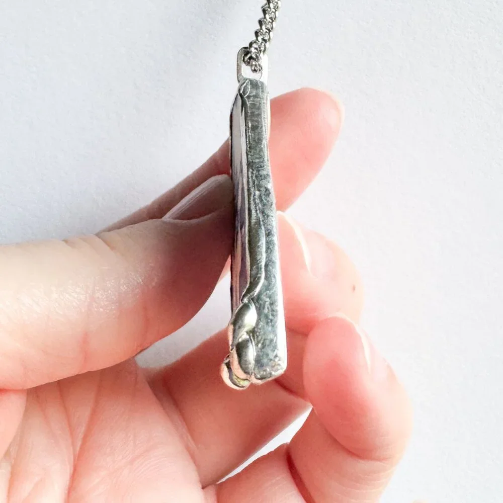 Handmade repurposed ceramic shard necklace with Asian theme - Picture 15 of 16